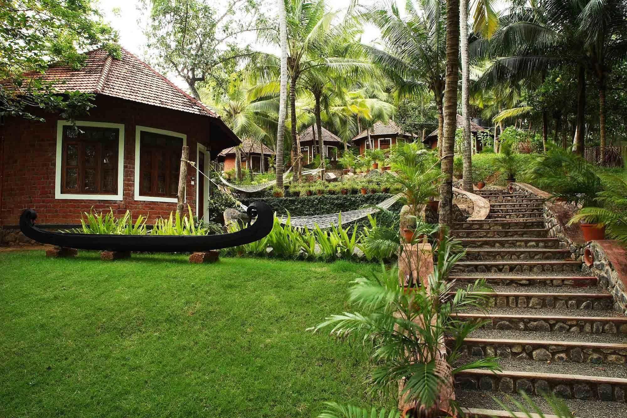 Soma Manaltheeram Ayurveda Beachvillage Kovalam Exterior foto
